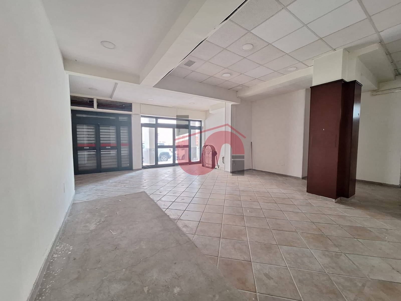 Locale commerciale in affitto a Benevento, Mellusi/Atlantici