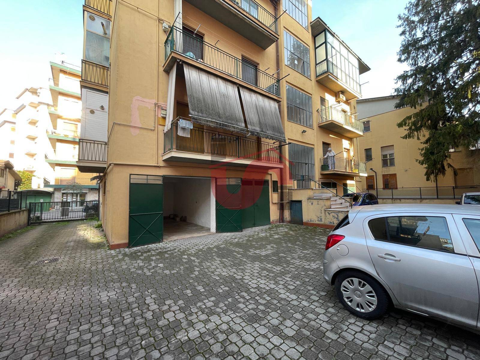 GARAGE/BOX in affitto a Benevento, Mellusi/Atlantici
