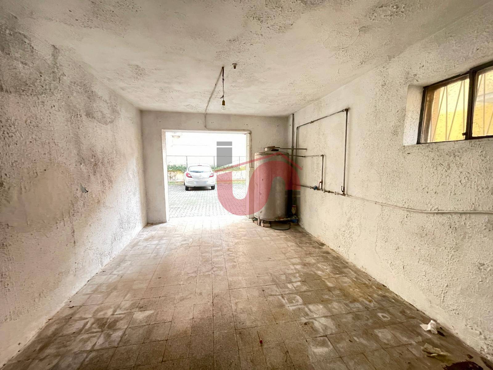 GARAGE/BOX in affitto a Benevento, Mellusi/Atlantici