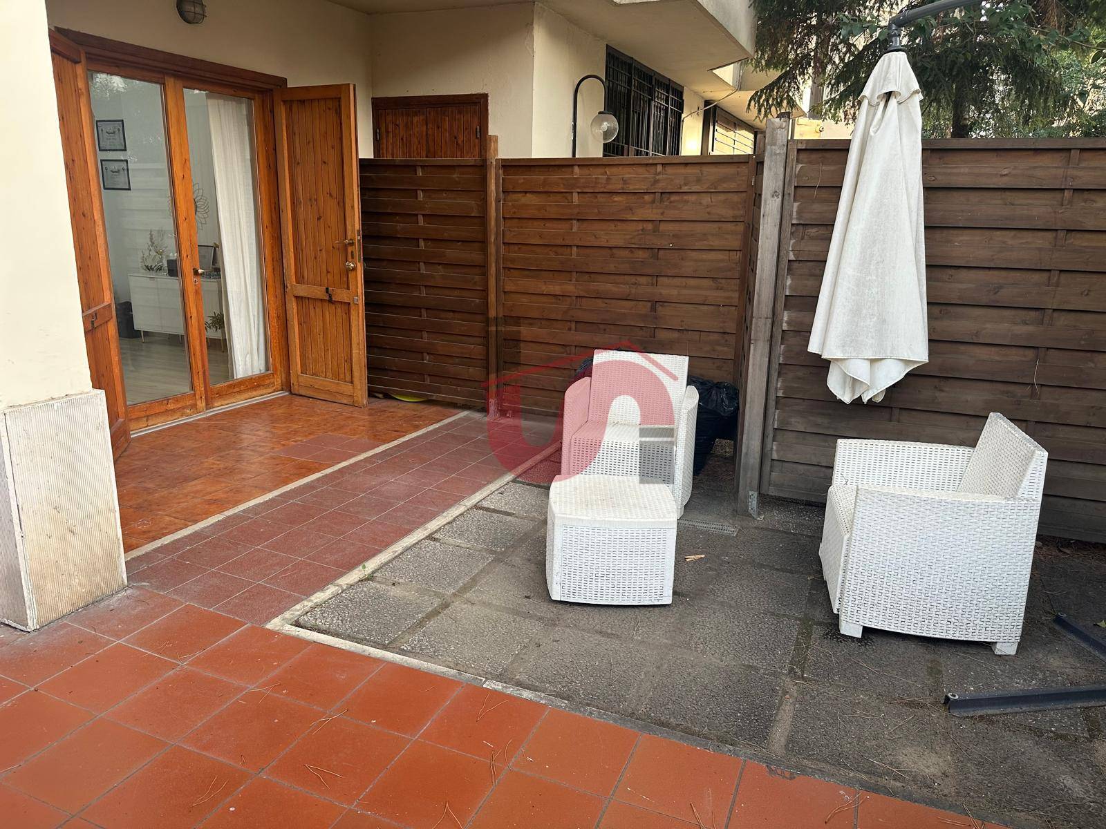 Locale commerciale in affitto a Benevento, Mellusi