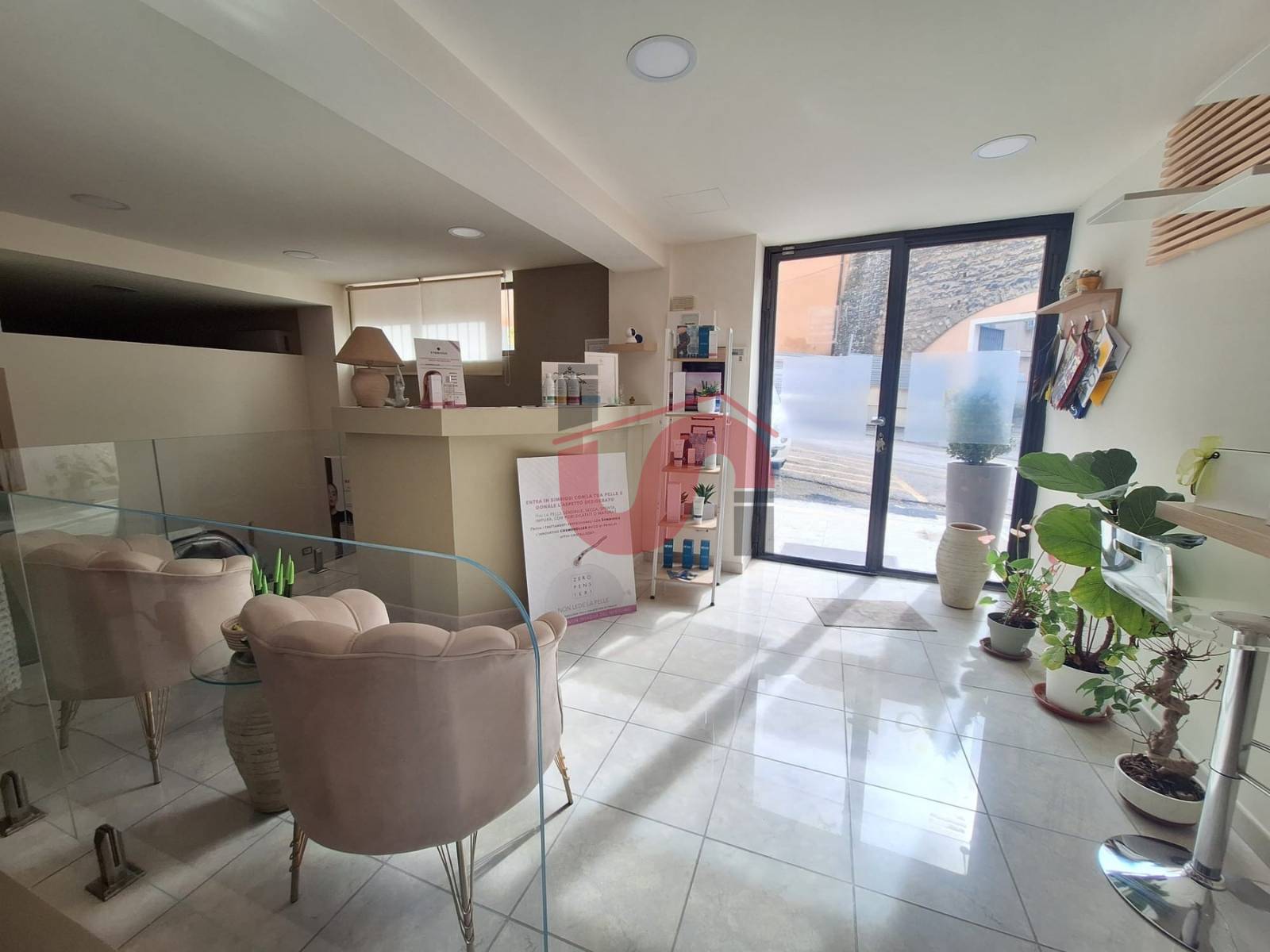 Locale commerciale in affitto a Benevento, CENTRO STORICO