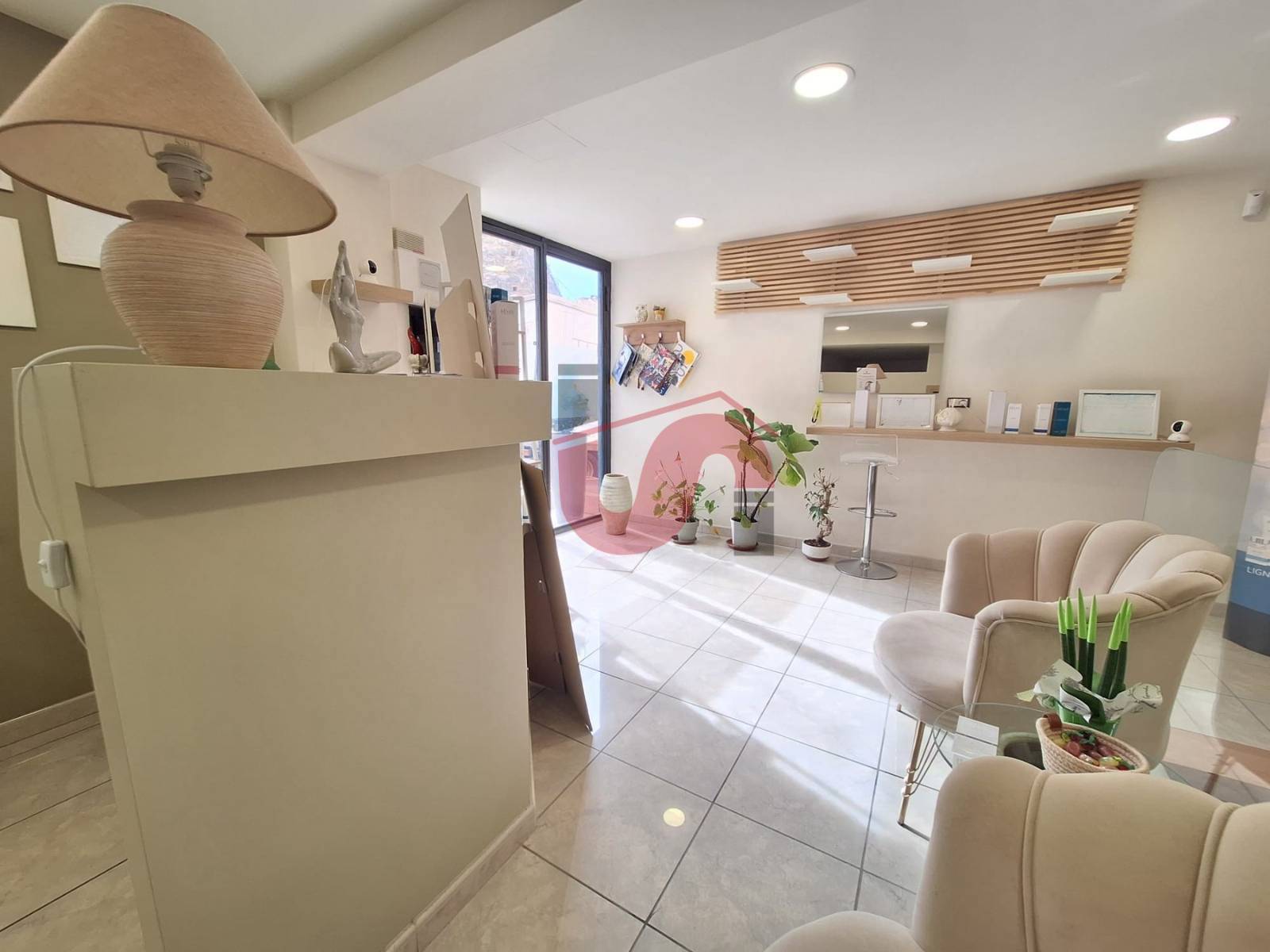 Locale commerciale in affitto a Benevento, CENTRO STORICO