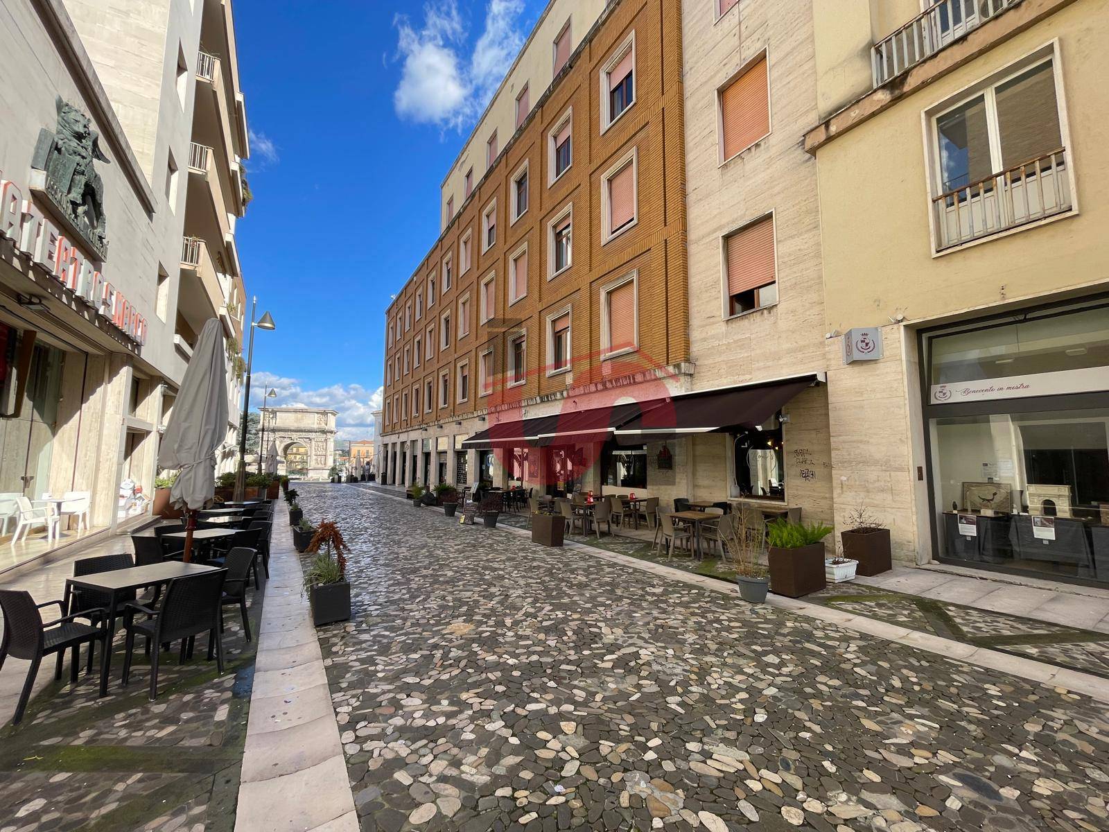 LICENZA/ATTIVITA COMM.LE in vendita a Benevento