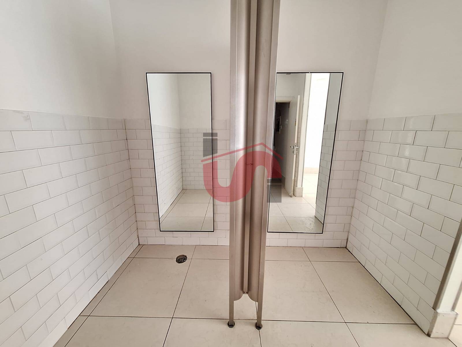 Locale commerciale in affitto a Benevento, CENTRO STORICO