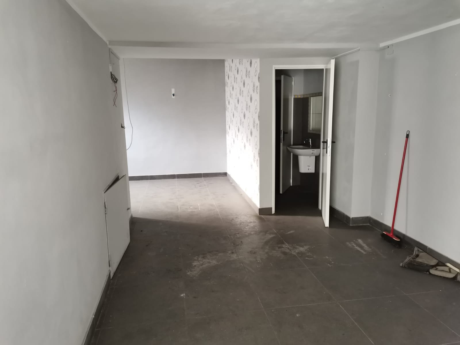 Locale commerciale in affitto a Benevento, Mellusi/Atlantici