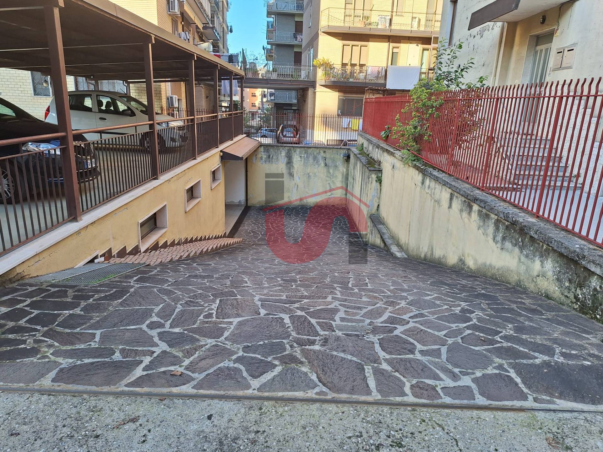 GARAGE/BOX in vendita a Benevento, Mellusi