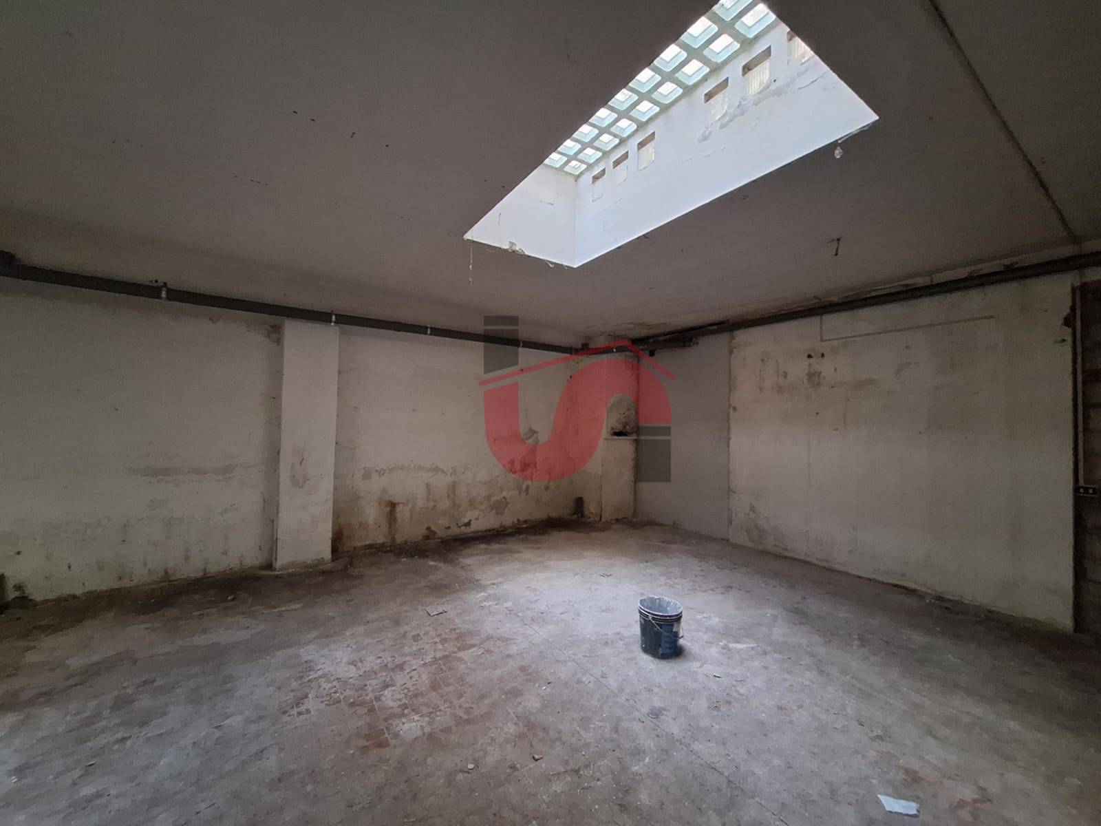 Deposito in vendita a Benevento, Centro