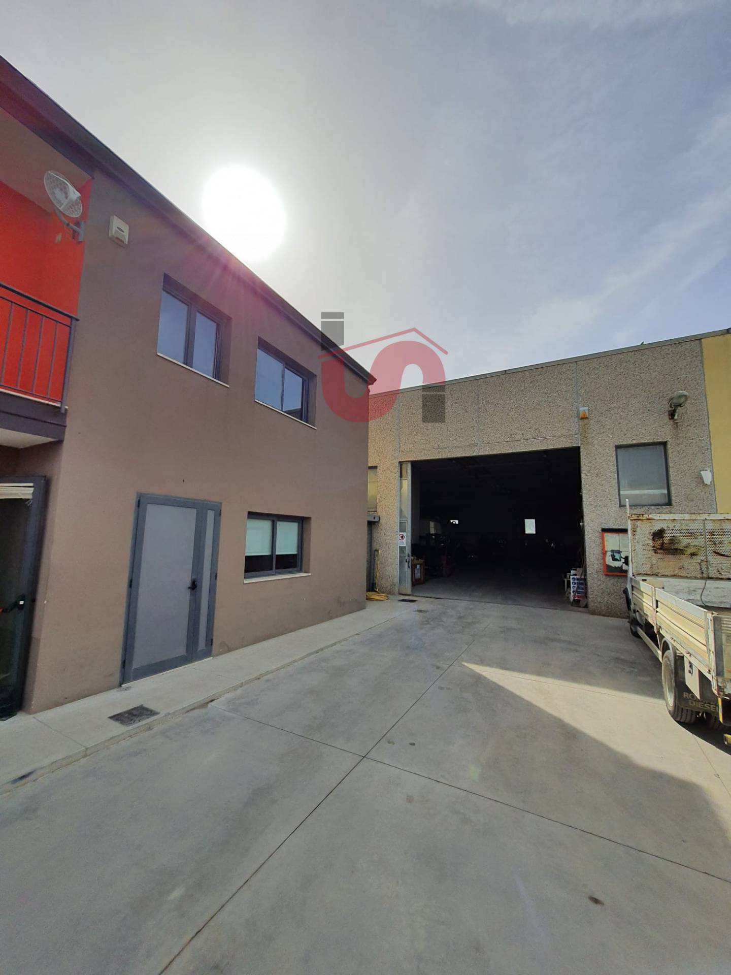 CAPANNONE INDUSTRIALE in vendita a Benevento, CONTRADE