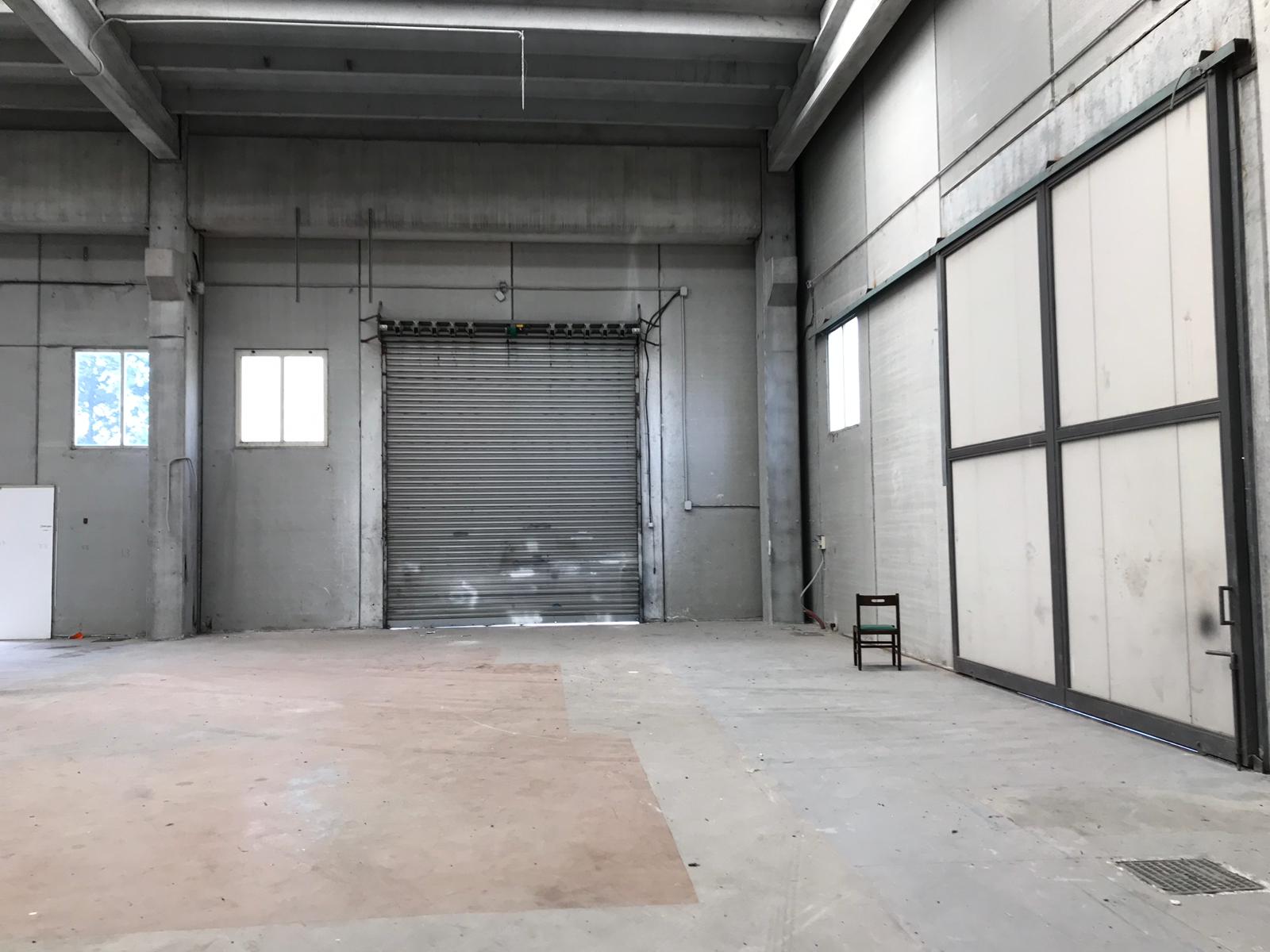 CAPANNONE INDUSTRIALE in vendita a Benevento, CONTRADE