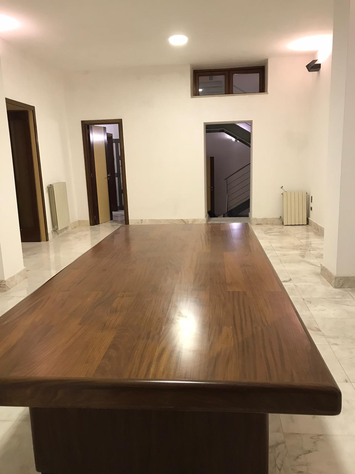 INTERO STABILE in affitto a Benevento, CENTRO STORICO