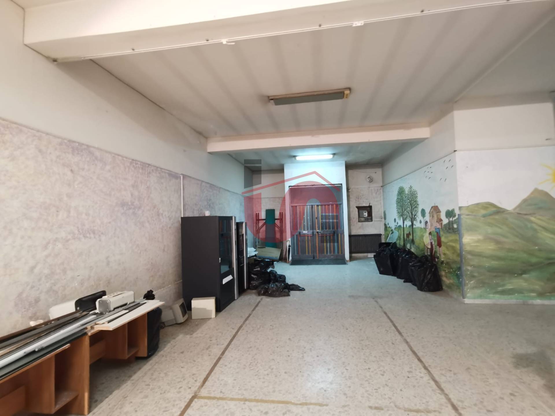 Locale commerciale in vendita a Benevento, Mellusi