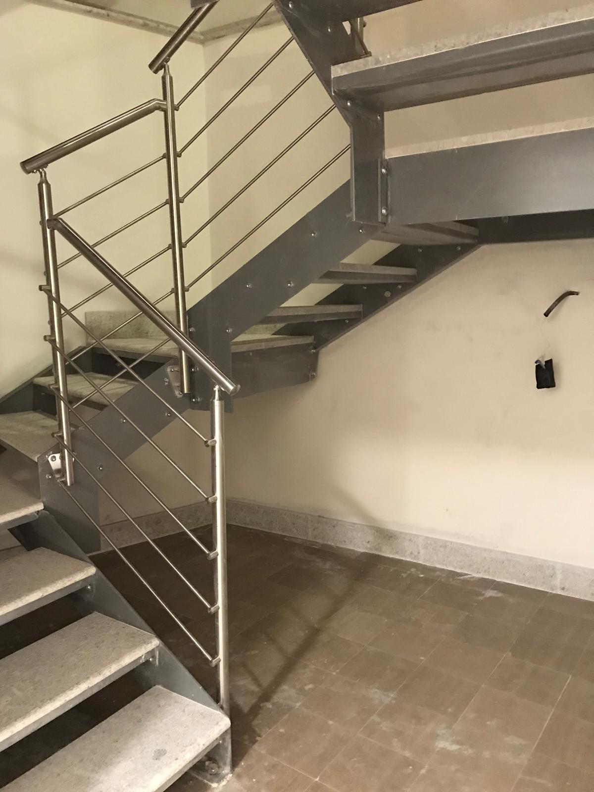 INTERO STABILE in vendita a Benevento, CENTRO STORICO