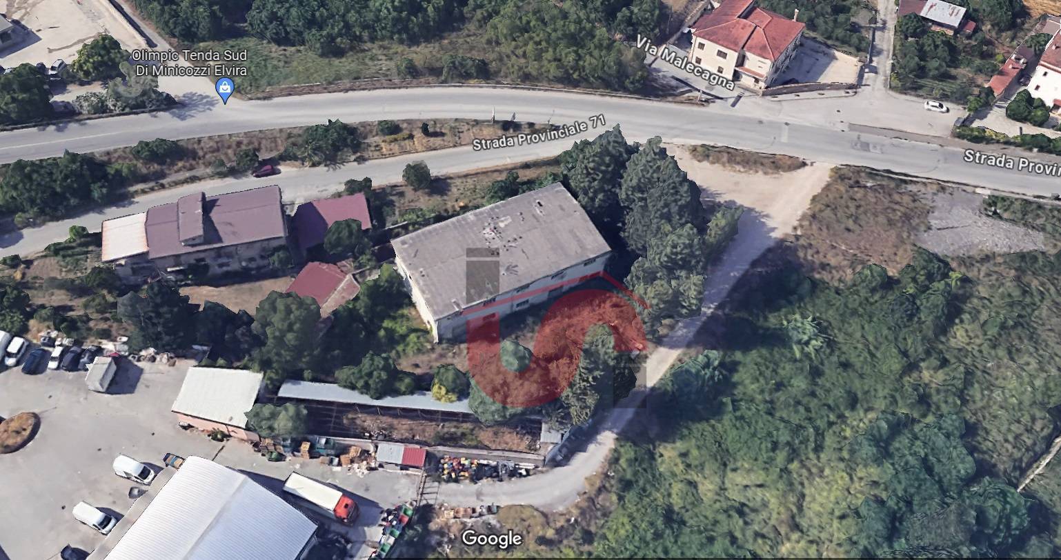 INTERO STABILE in vendita a Benevento, CONTRADE