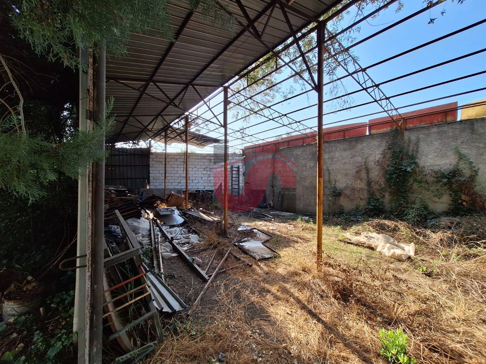 INTERO STABILE in vendita a Benevento, CONTRADE