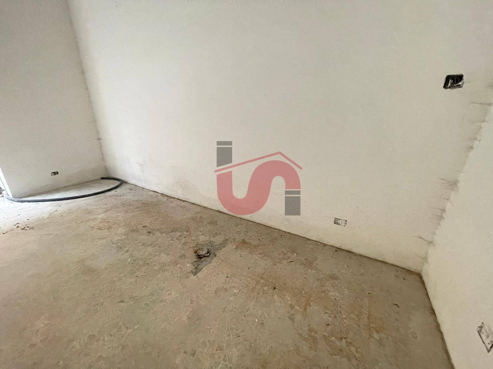 Locale commerciale in affitto a Benevento, Centro