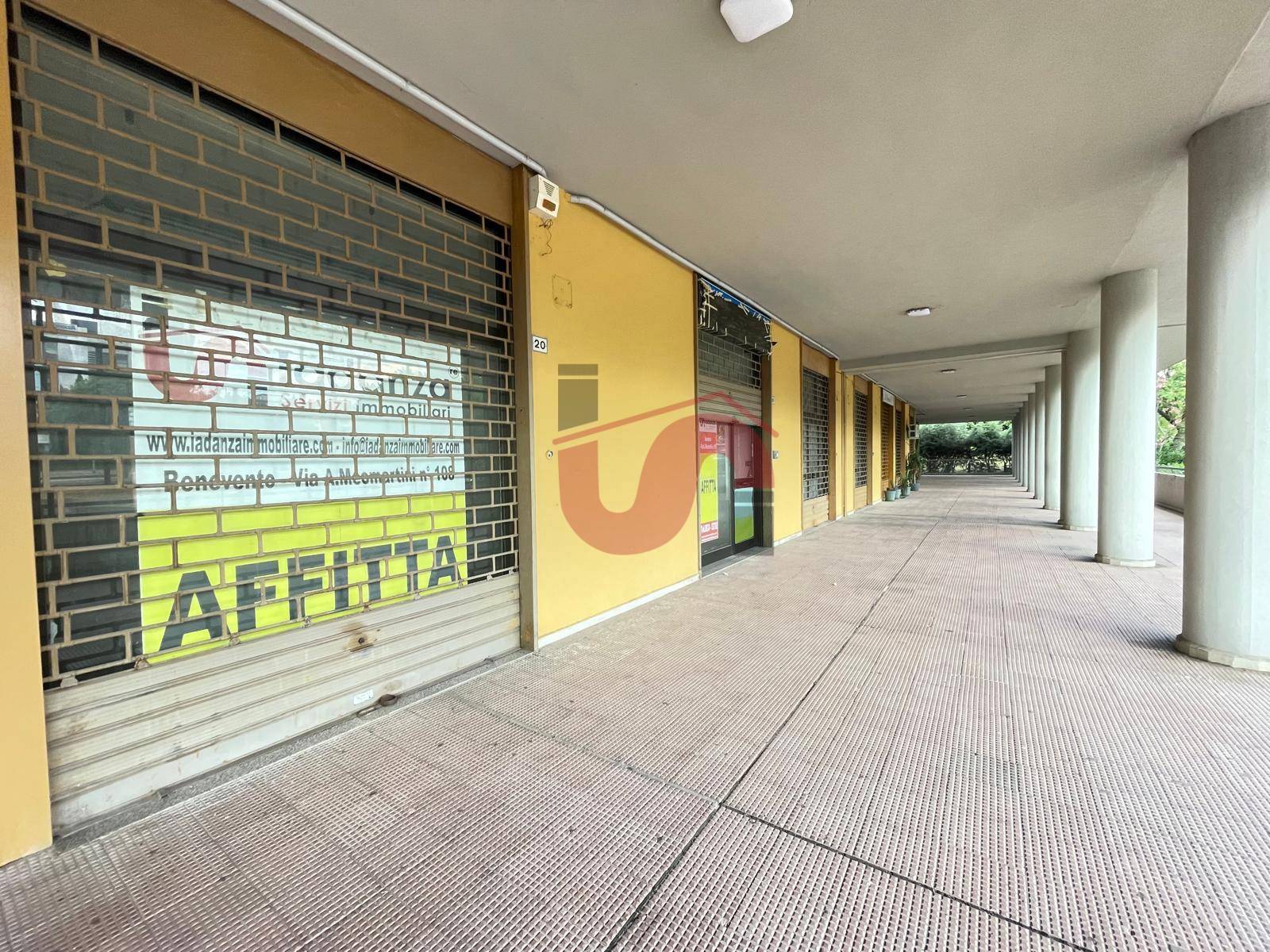 Locale commerciale in affitto a Benevento, CRETAROSSA