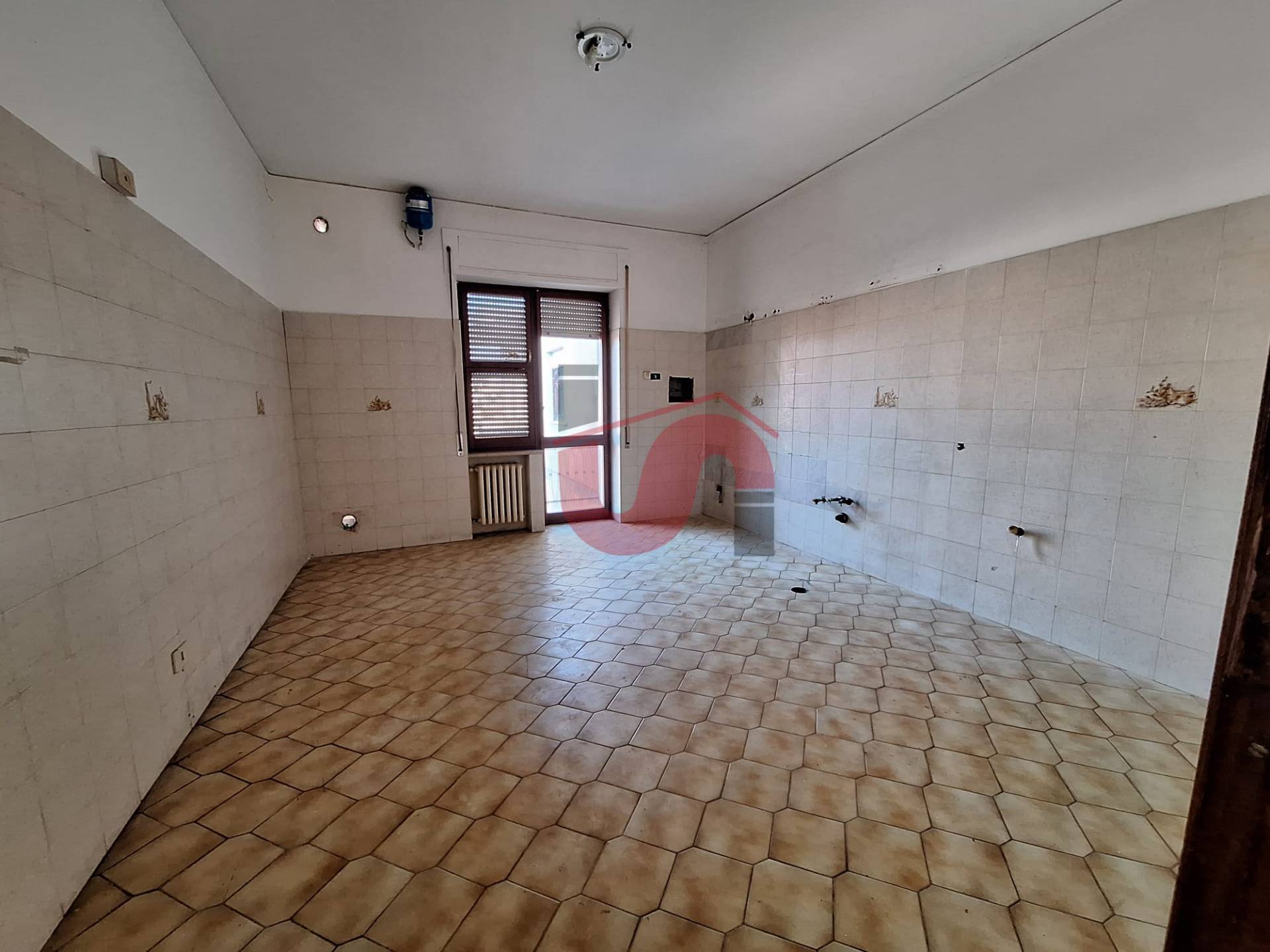 TRILOCALE in vendita a Benevento, Centro