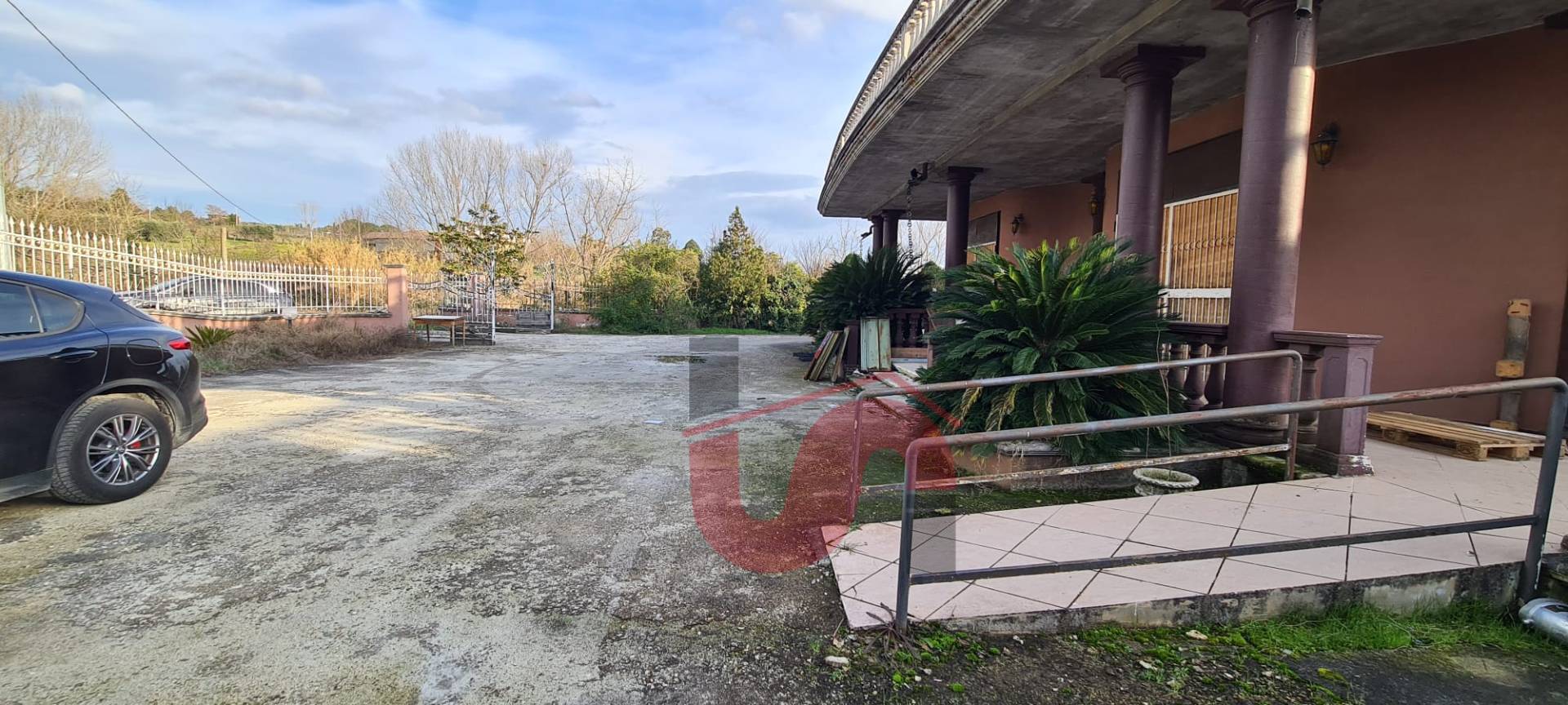 Locale commerciale in vendita a Benevento, CONTRADE