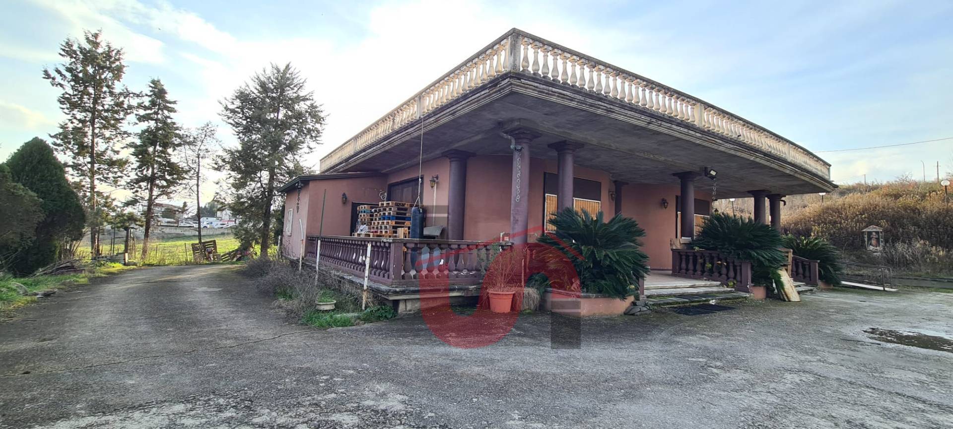 Locale commerciale in vendita a Benevento, CONTRADE