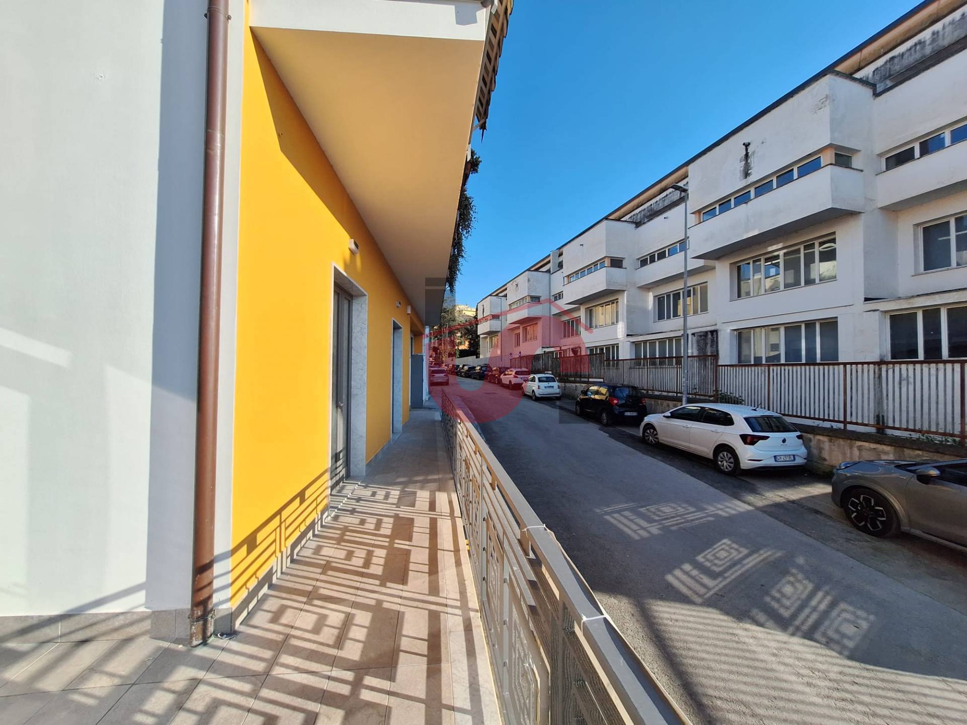 Locale commerciale in affitto a Benevento, Centro