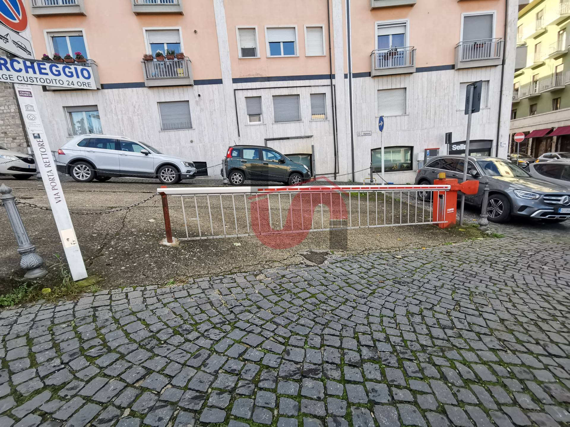 Posto auto scoperto in affitto a Benevento, CENTRO STORICO