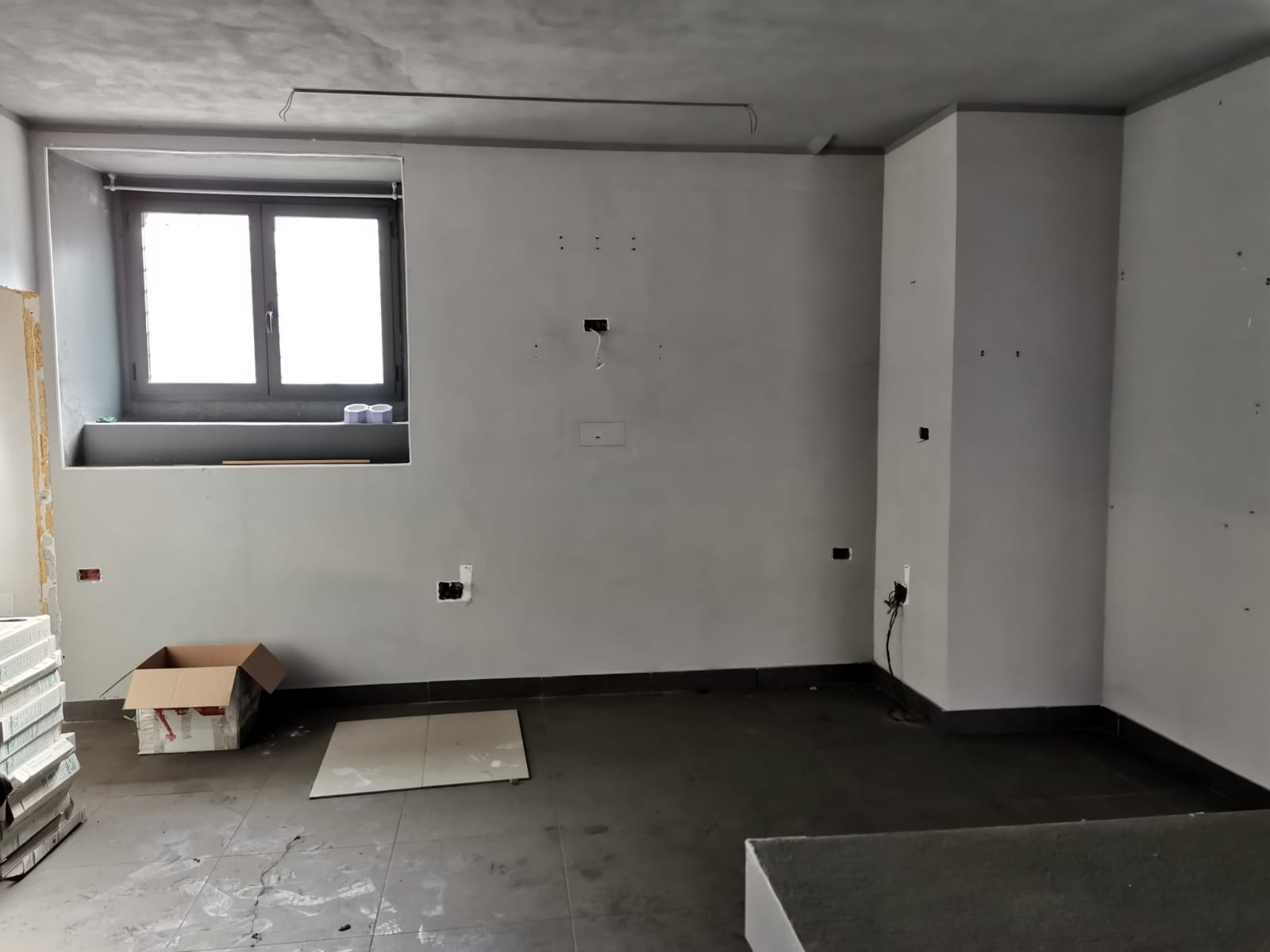 Locale commerciale in affitto a Benevento, Mellusi/Atlantici