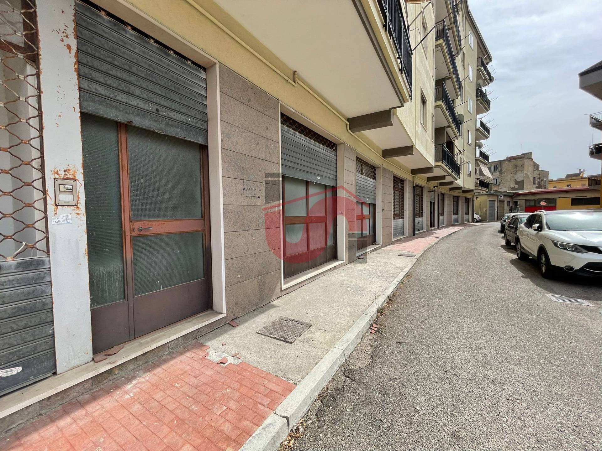 LOCALE PLURIUSO in vendita a Benevento, Ferrovia