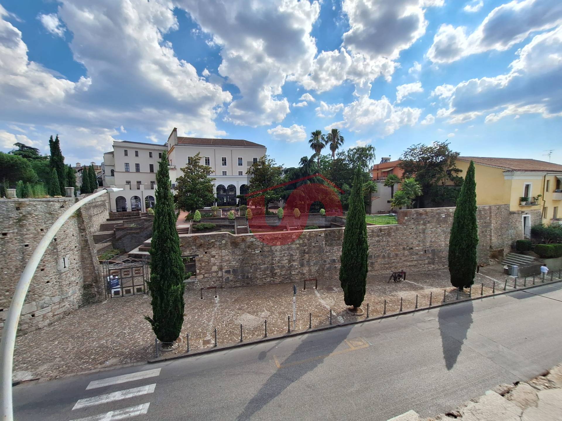 APPARTAMENTO + DI 4 LOCALI in vendita a Benevento, Centro