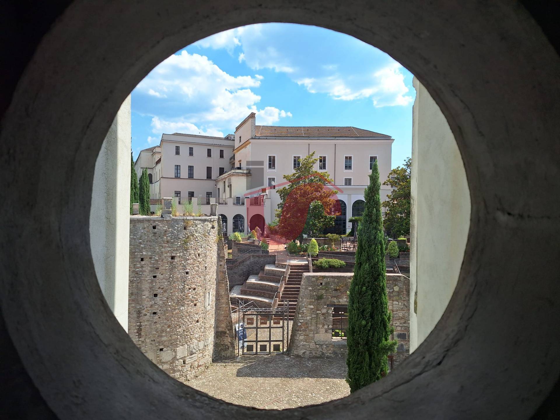 APPARTAMENTO + DI 4 LOCALI in vendita a Benevento, Centro