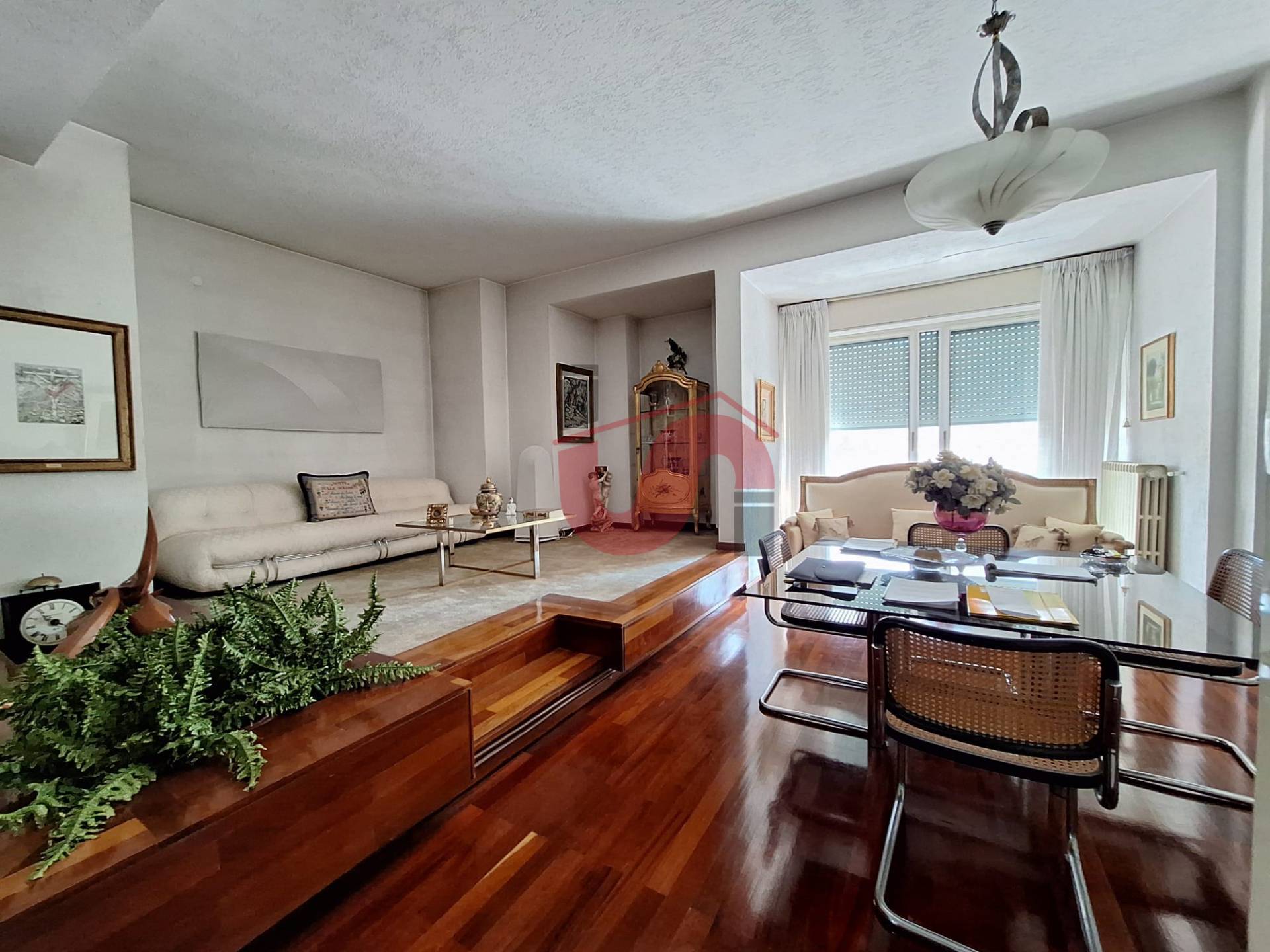 APPARTAMENTO + DI 4 LOCALI in vendita a Benevento, Centro