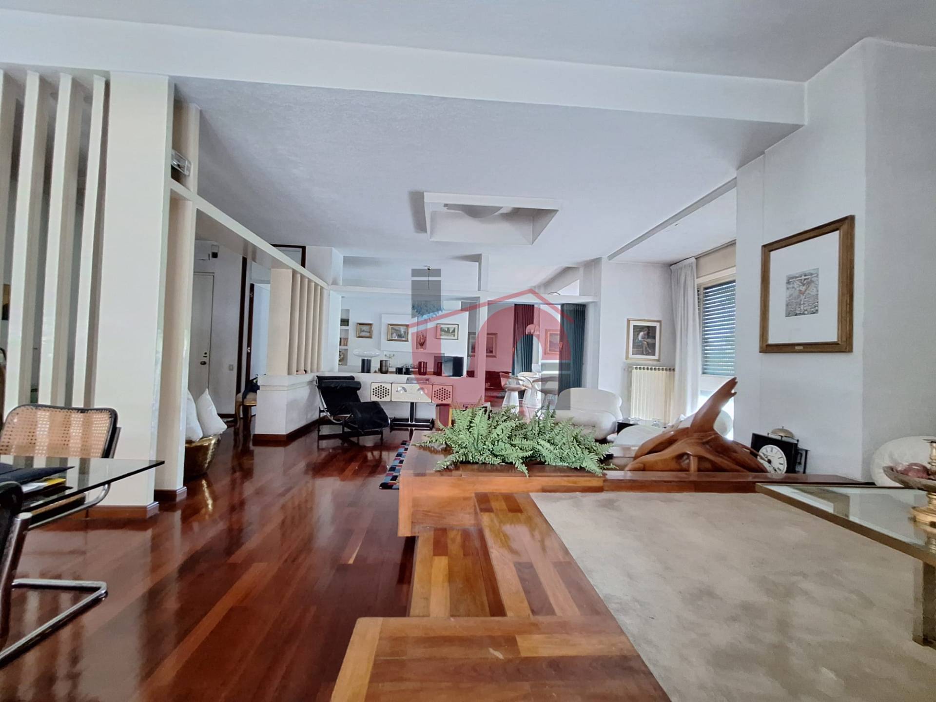 APPARTAMENTO + DI 4 LOCALI in vendita a Benevento, Centro