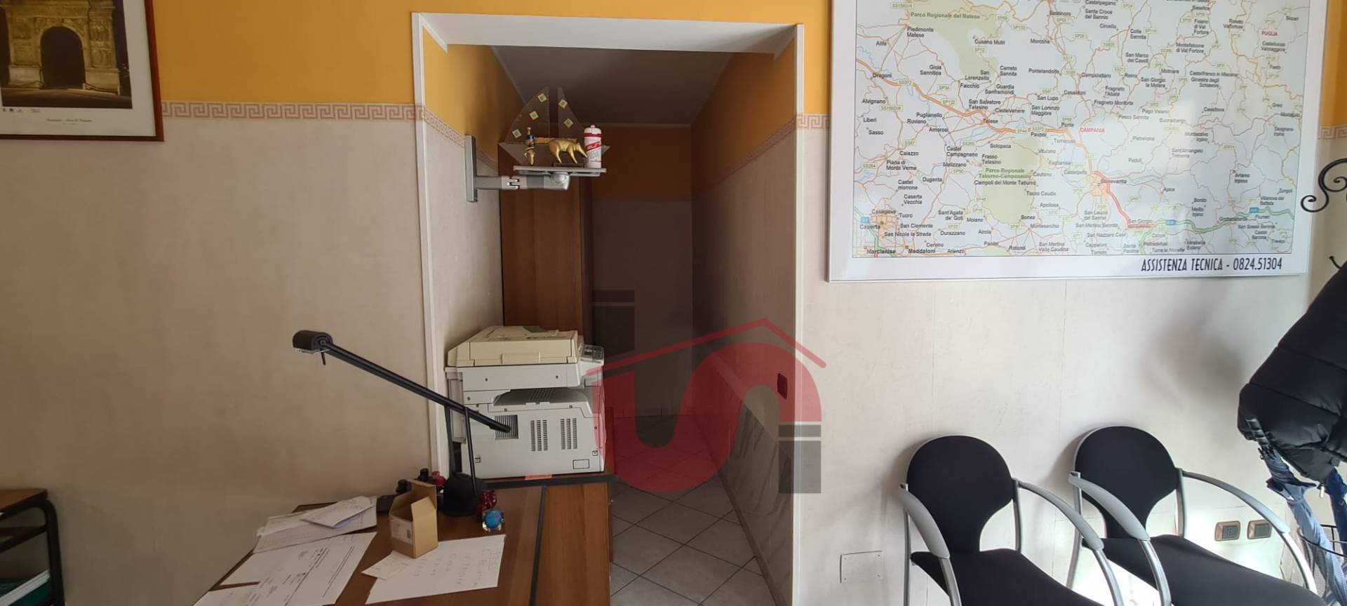 Locale commerciale in vendita a Benevento, Mellusi