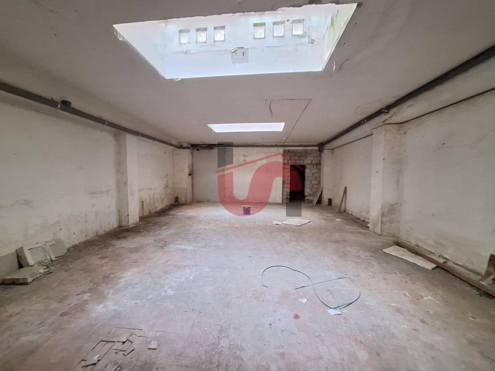 Deposito in vendita a Benevento, Centro