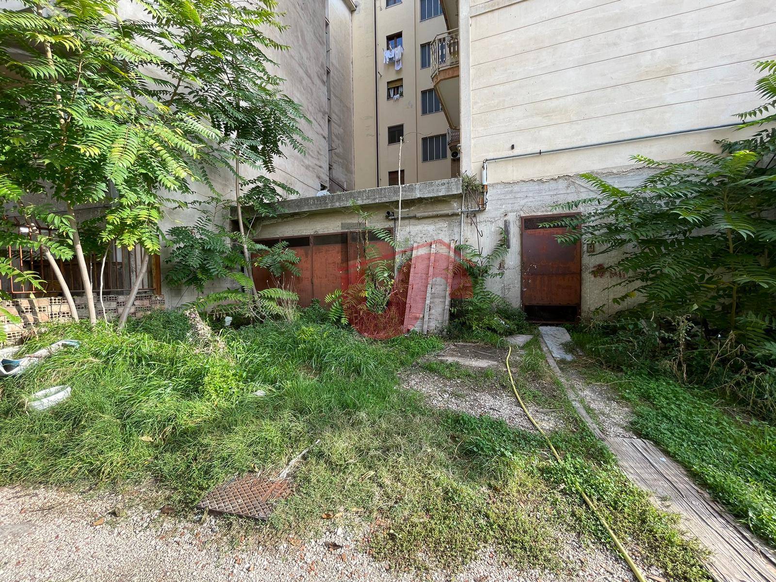 Deposito in vendita a Benevento, Centro