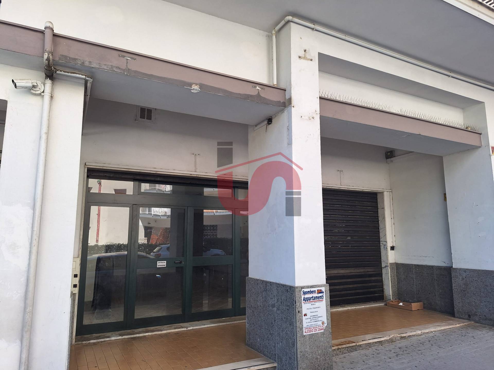 Locale commerciale in affitto a Benevento, Mellusi/Atlantici