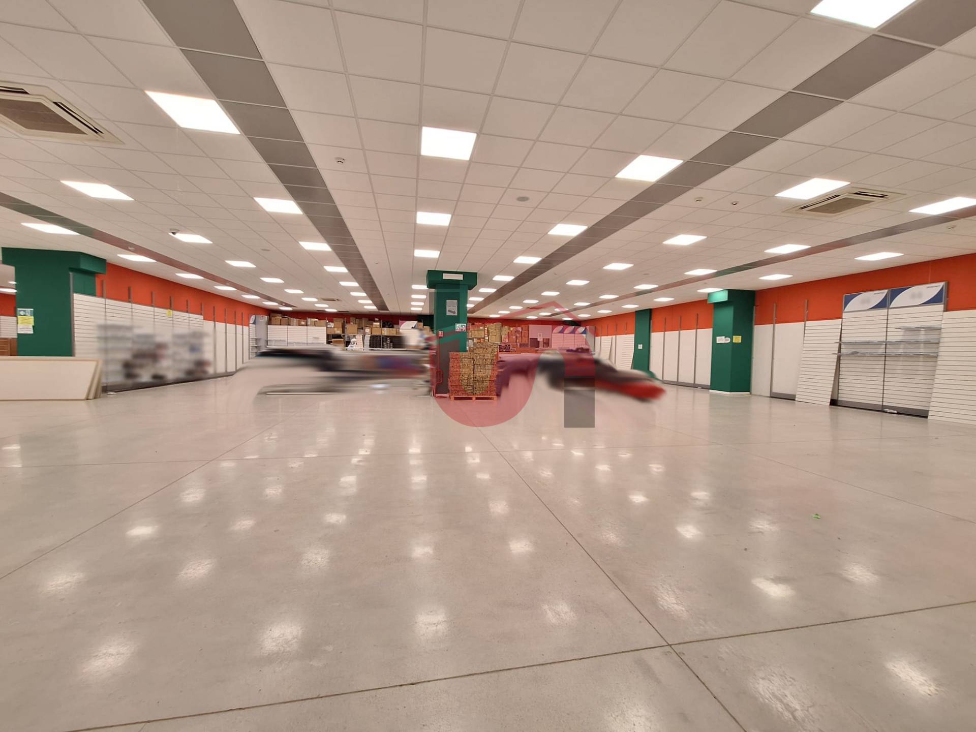 Locale commerciale in affitto a Benevento