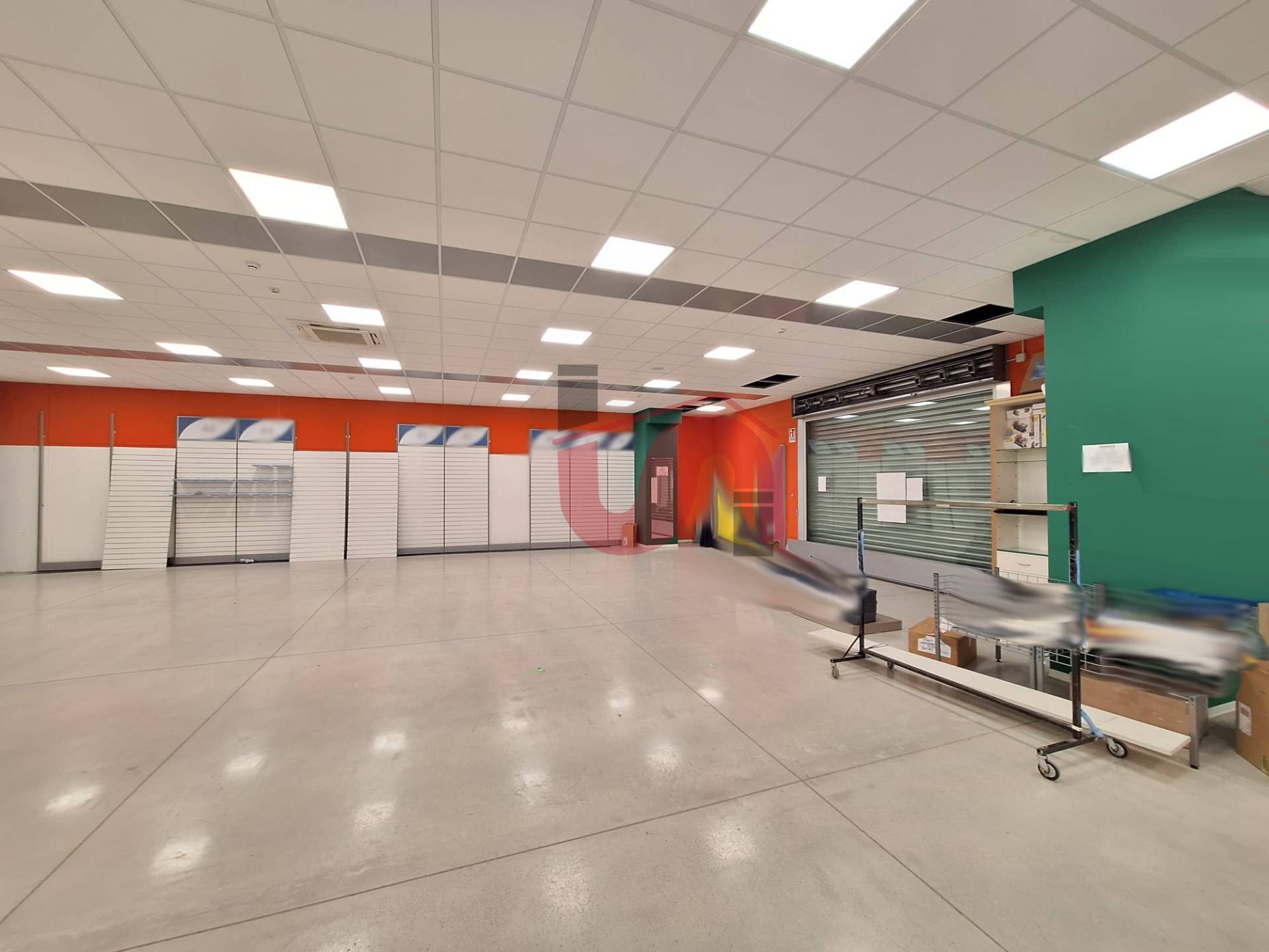 Locale commerciale in affitto a Benevento