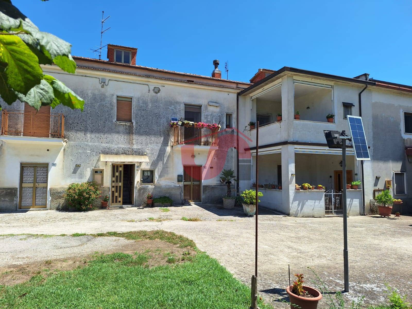 Casa Semindipendente in vendita a Benevento, CONTRADE