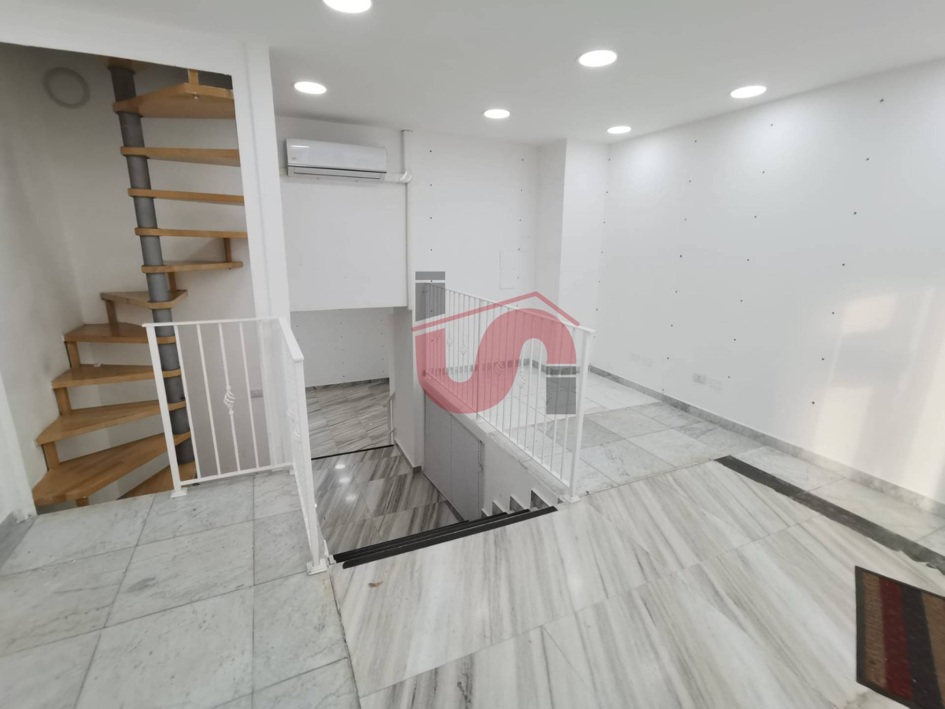 NEGOZIO in vendita a Benevento, CENTRO STORICO