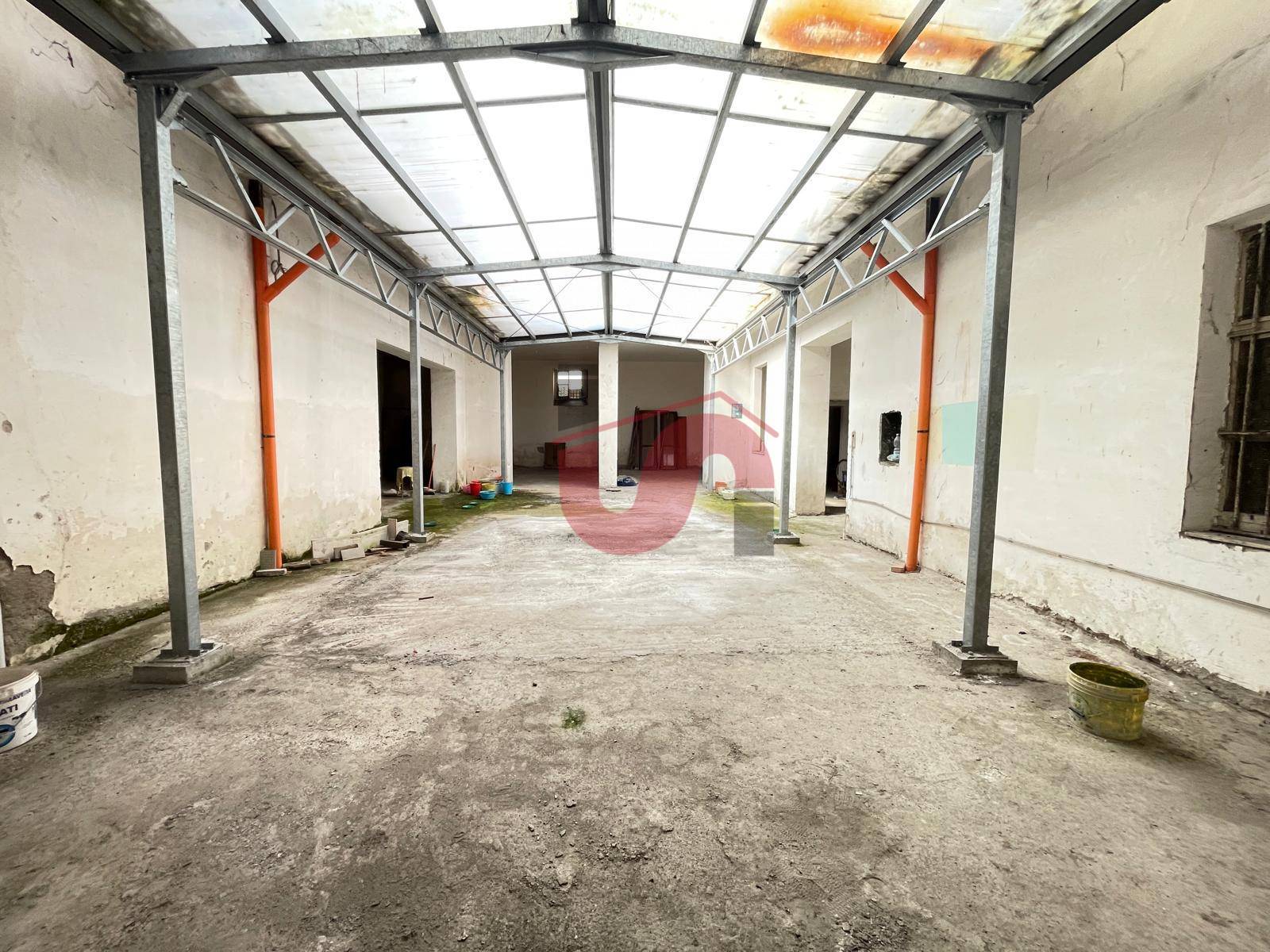 Deposito in vendita a Benevento