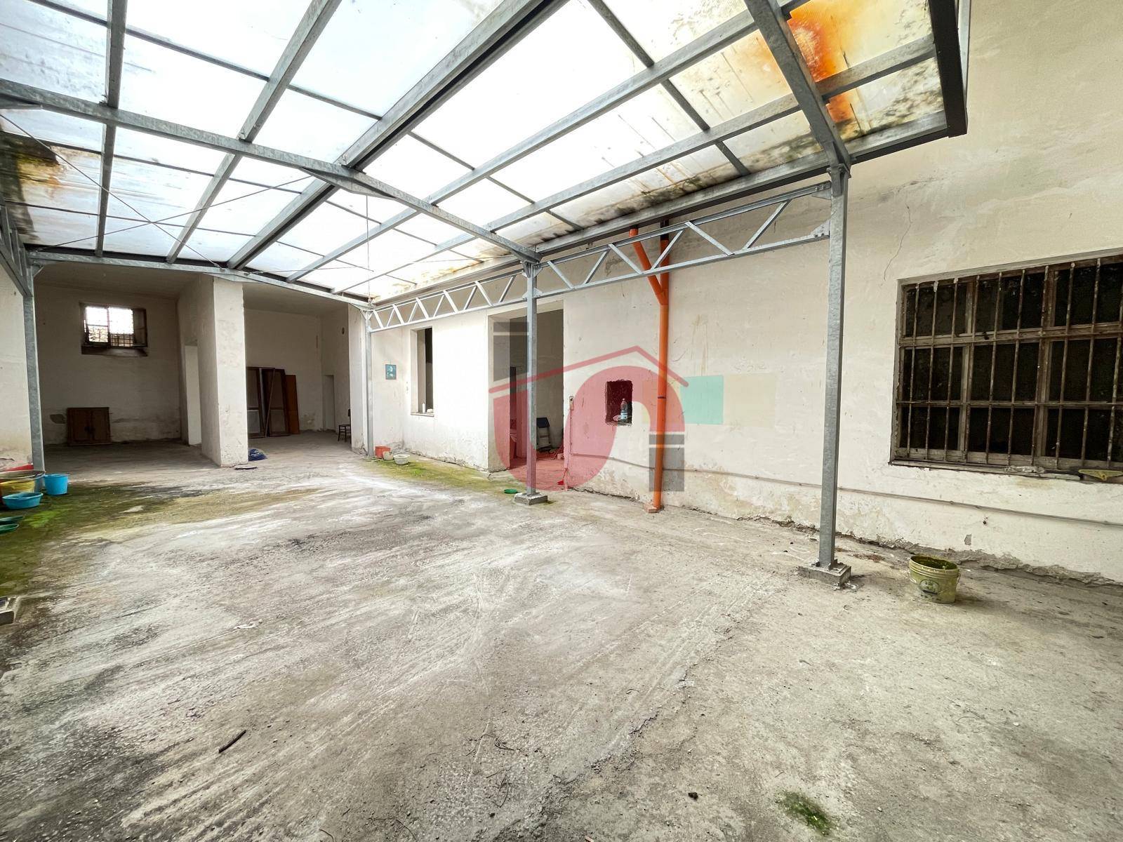 Deposito in vendita a Benevento