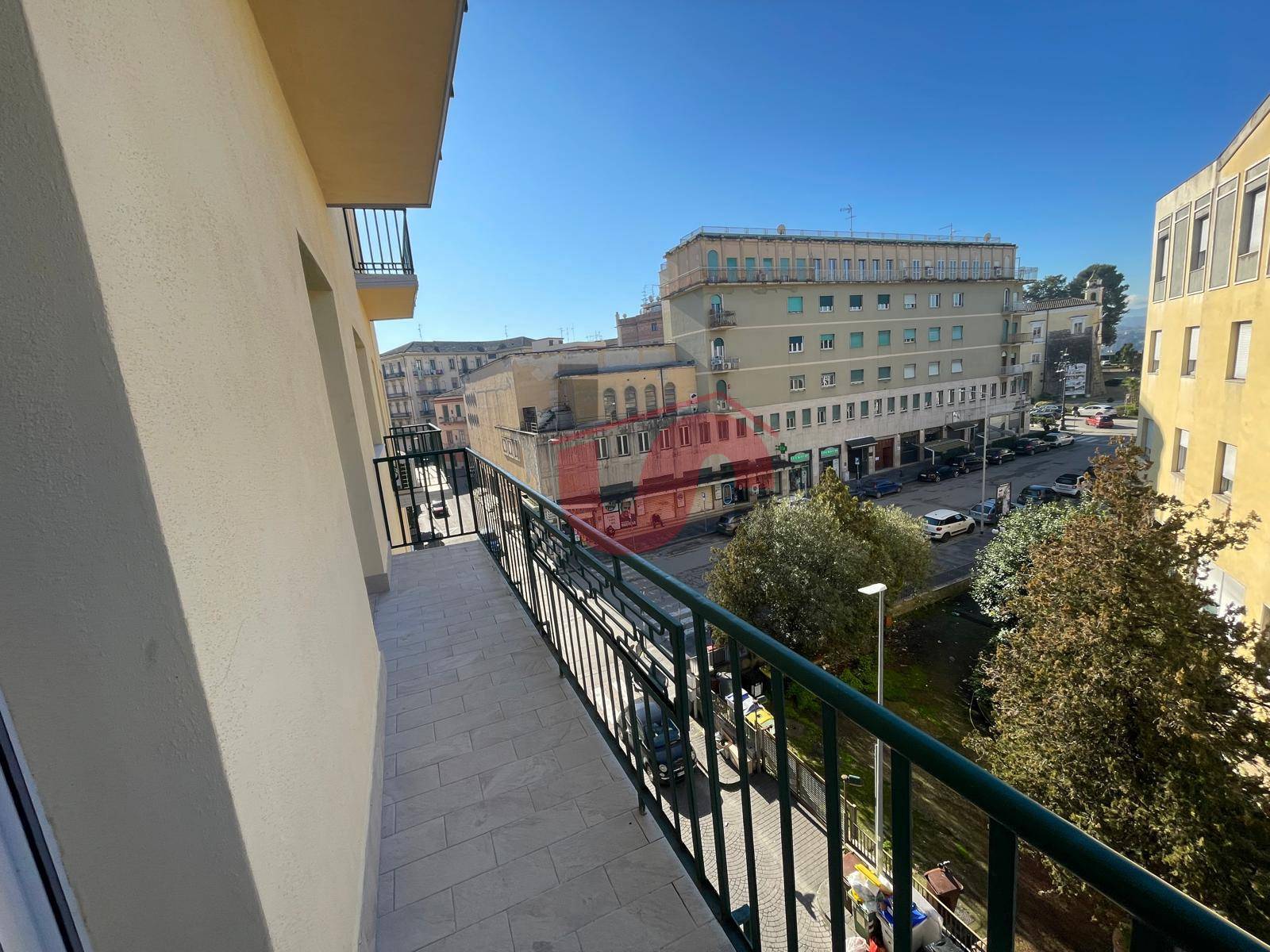 APPARTAMENTO + DI 4 LOCALI in affitto a Benevento, Mellusi/Atlantici