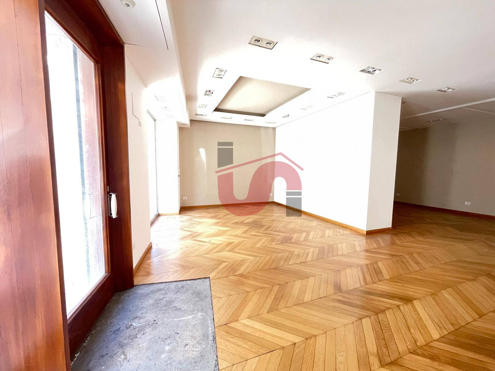 Locale commerciale in affitto a Benevento