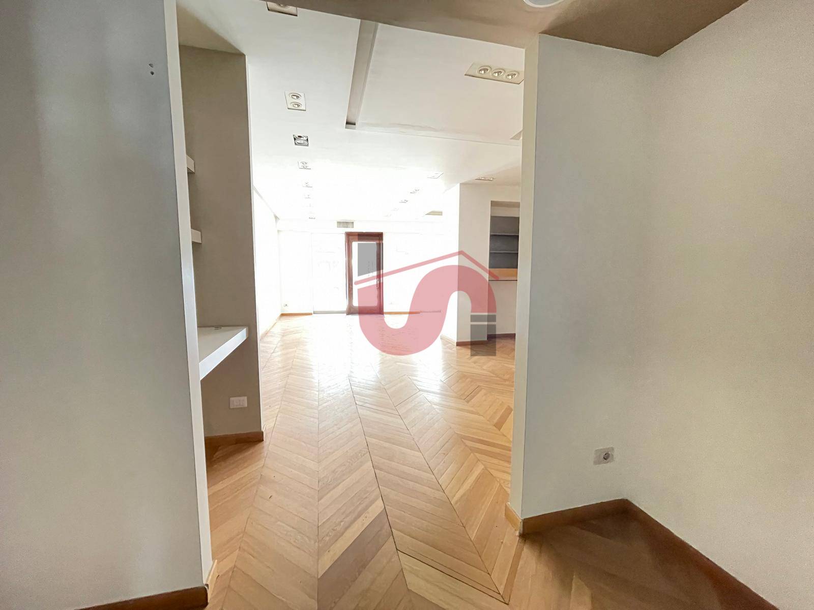 Locale commerciale in affitto a Benevento