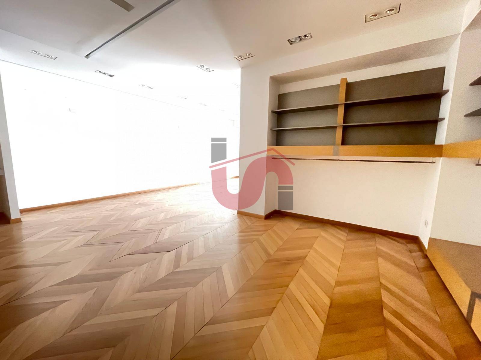 Locale commerciale in affitto a Benevento