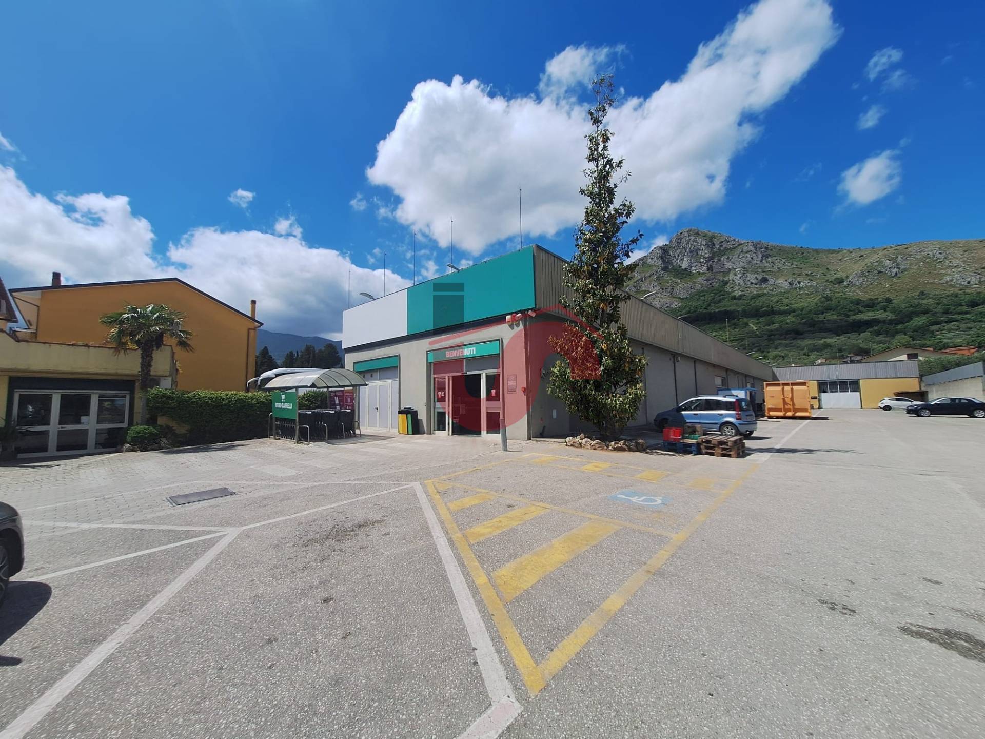 FABBRICATO INDUSTRIALE in vendita a Benevento, Centro
