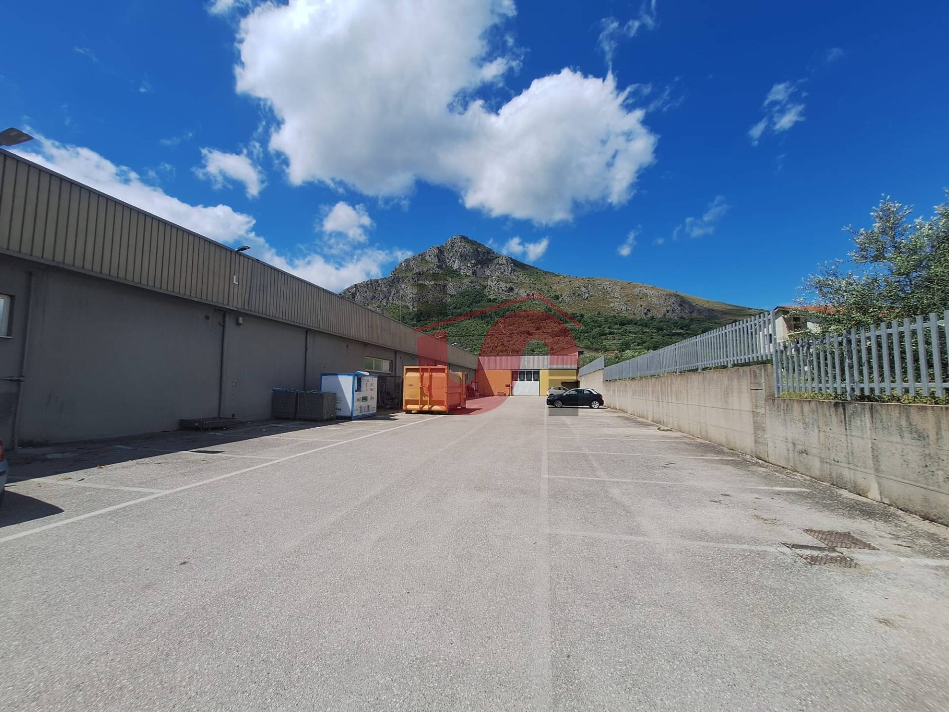 FABBRICATO INDUSTRIALE in vendita a Benevento, Centro