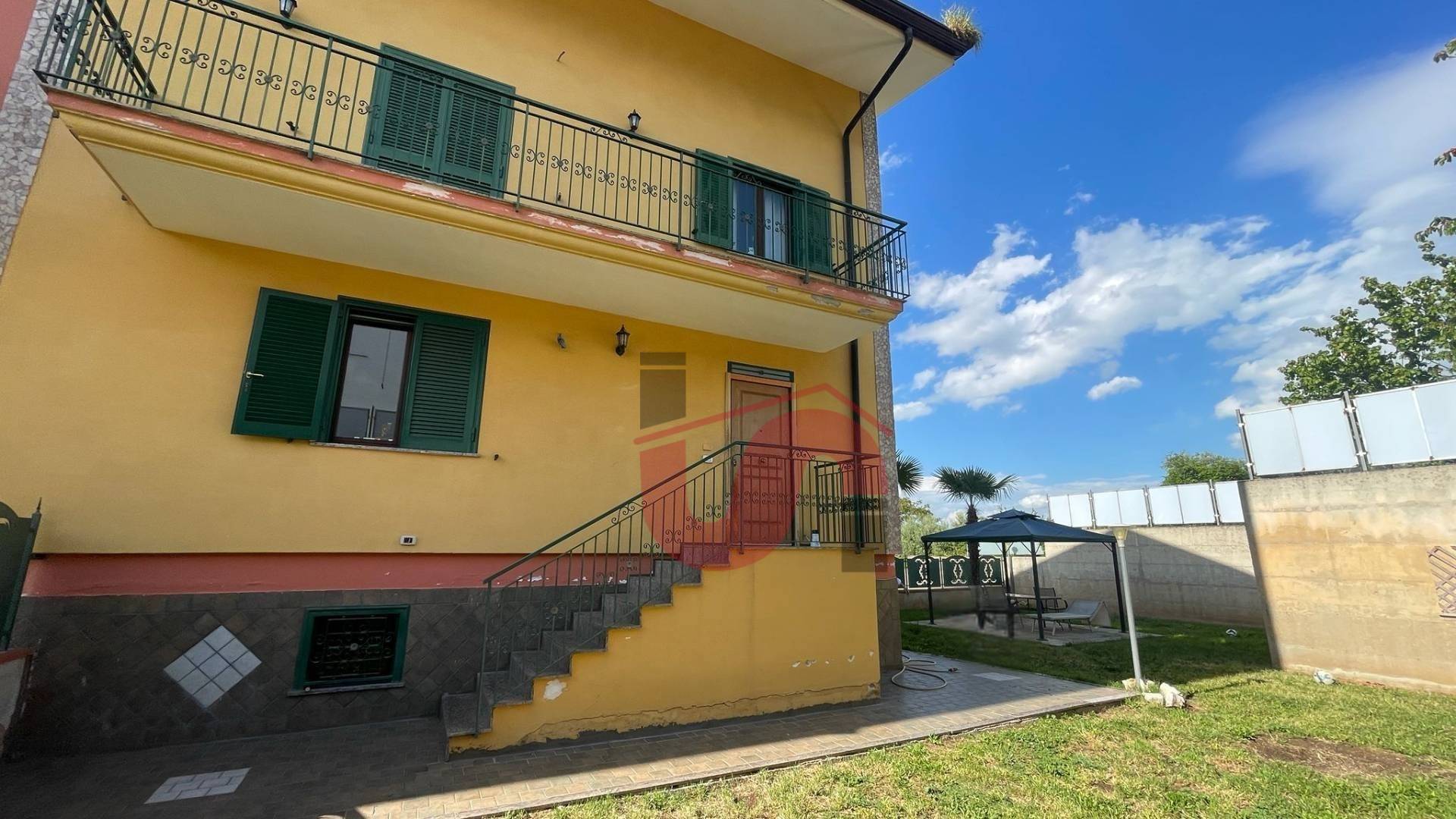 VILLINO A SCHIERA in vendita a San Nicola Manfredi