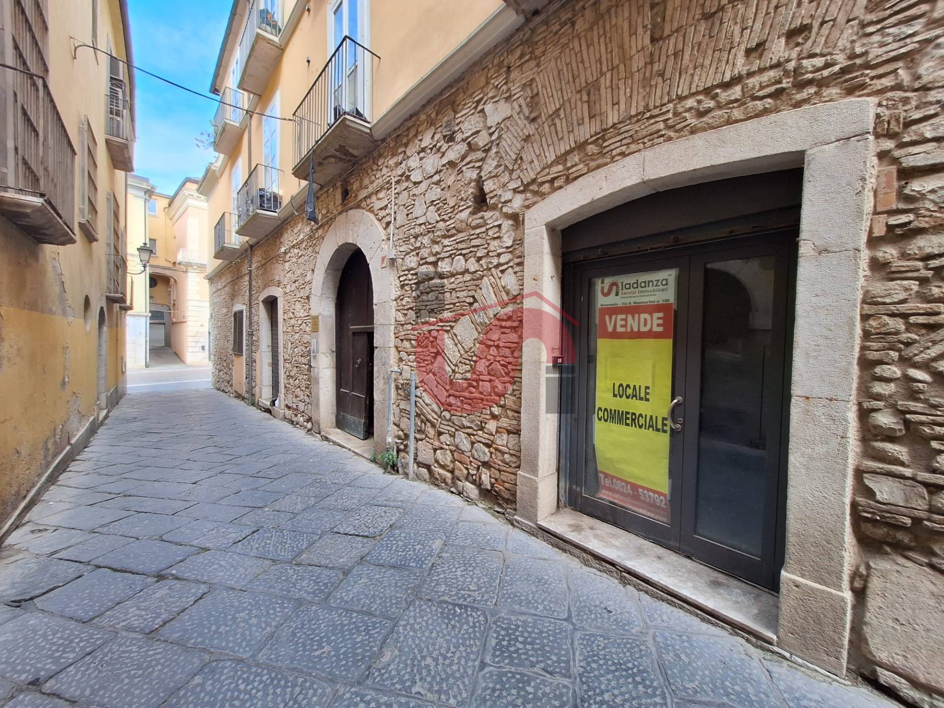 Locale commerciale in vendita a Benevento