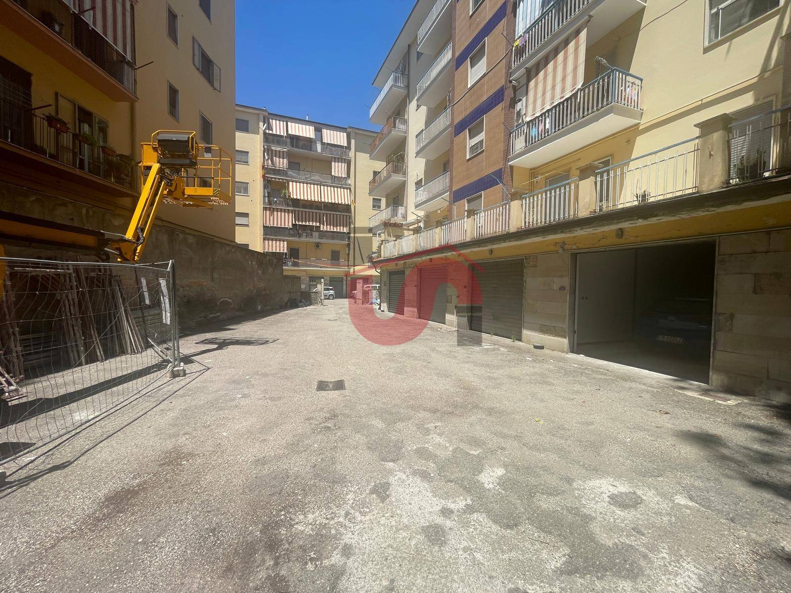 Box o garage in affitto a Benevento, Centro